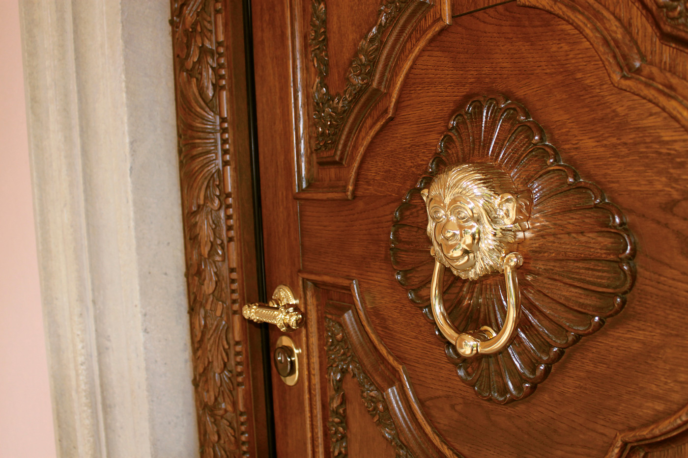 Porte per interni e portoni
